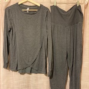 Gilligan & O’Malley maternity/nursing set